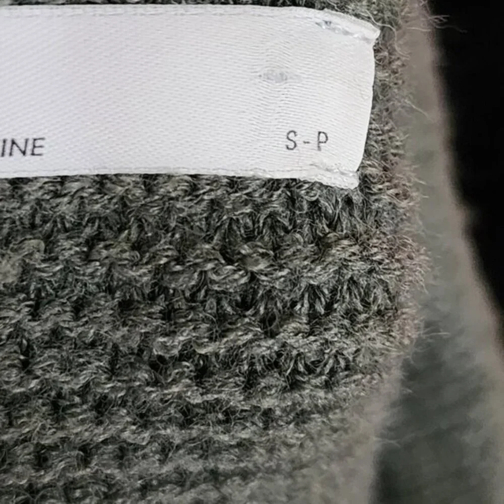 Oak & Fort Green Chunky Knit Collared V-Neck Oversized Cropped Sweater - Picture 6 of 7